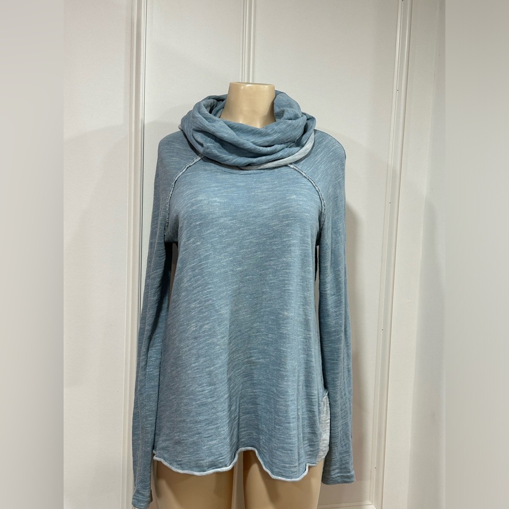 FREE PEOPLE Beach Cocoon Cowl Neck
Pullover Light Blue Size Medium